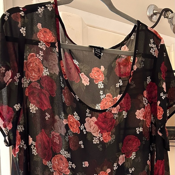 Torrid Sheer size 2 top - Picture 2 of 4
